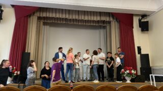 Премьера спектакля «Отцовская любовь» для неслышащих зрителей уже близко